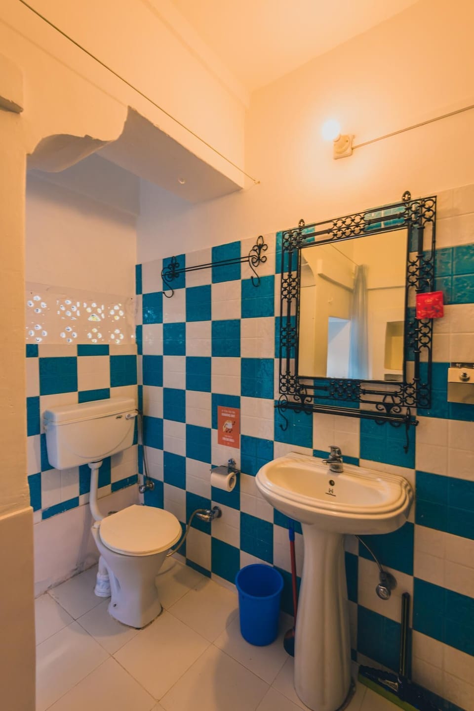 Deluxe Room | Bathroom | Shower, bidet, towels