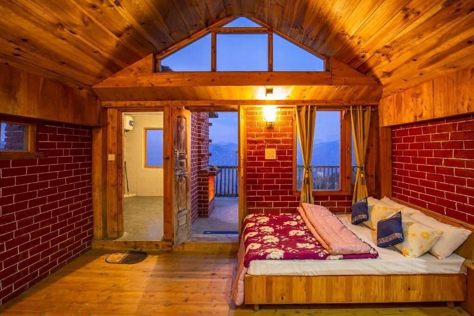 Family Suite with Fireplace | Free WiFi, bed sheets