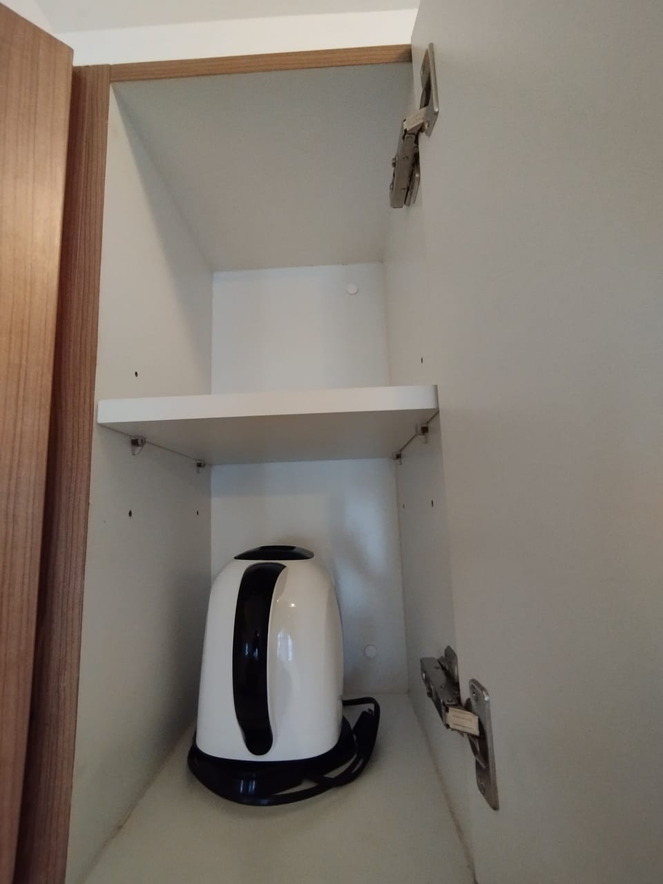 Fridge, stovetop, rice cooker, cookware/dishes/utensils