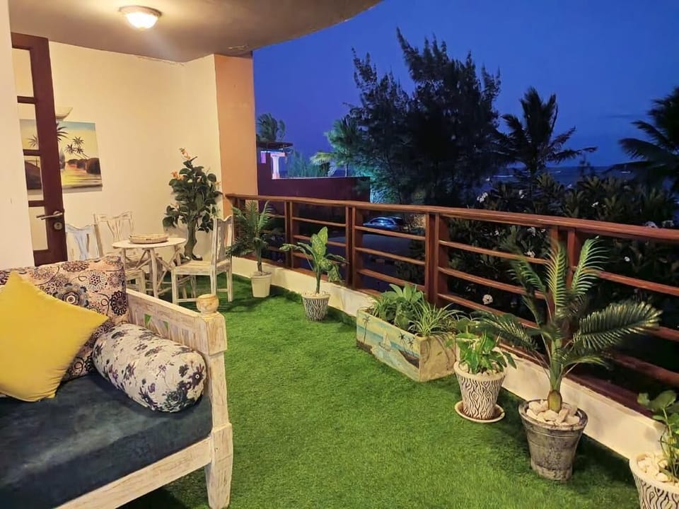 Deluxe Villa | Balcony
