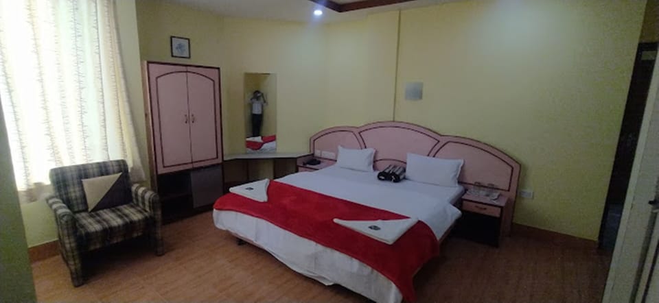 Royal Room | 1 bedroom, premium bedding, desk, soundproofing