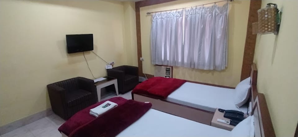 Executive Room | 1 bedroom, premium bedding, desk, soundproofing