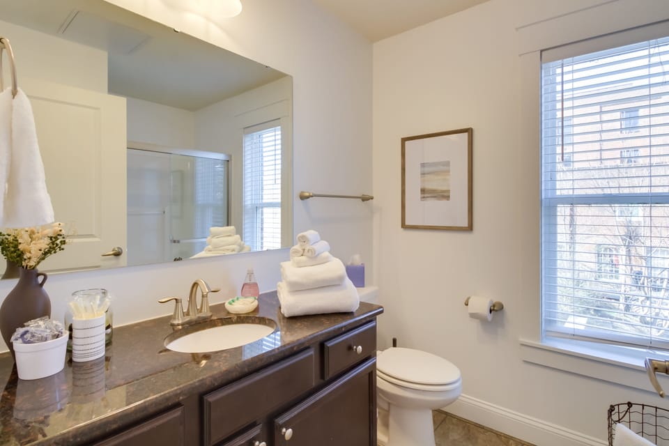 Full Bath | Towels | Hair Dryer | Complimentary Toiletries