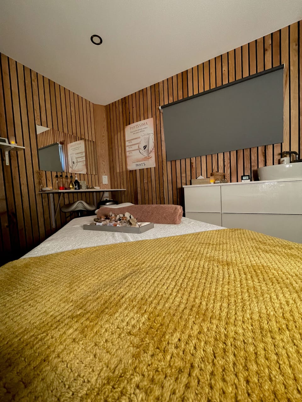 Couples treatment rooms, sauna, hot tub, steam room, body treatments