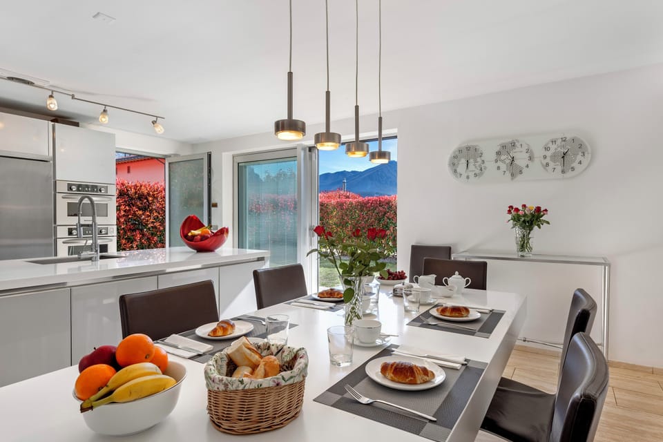 Family Villa, 3 Bedrooms, 2 Bathrooms, Mountainside (Villa Dolce Vita With Private Pool) | Dining