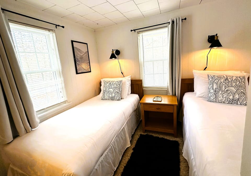comfortable and clean twin bedroom