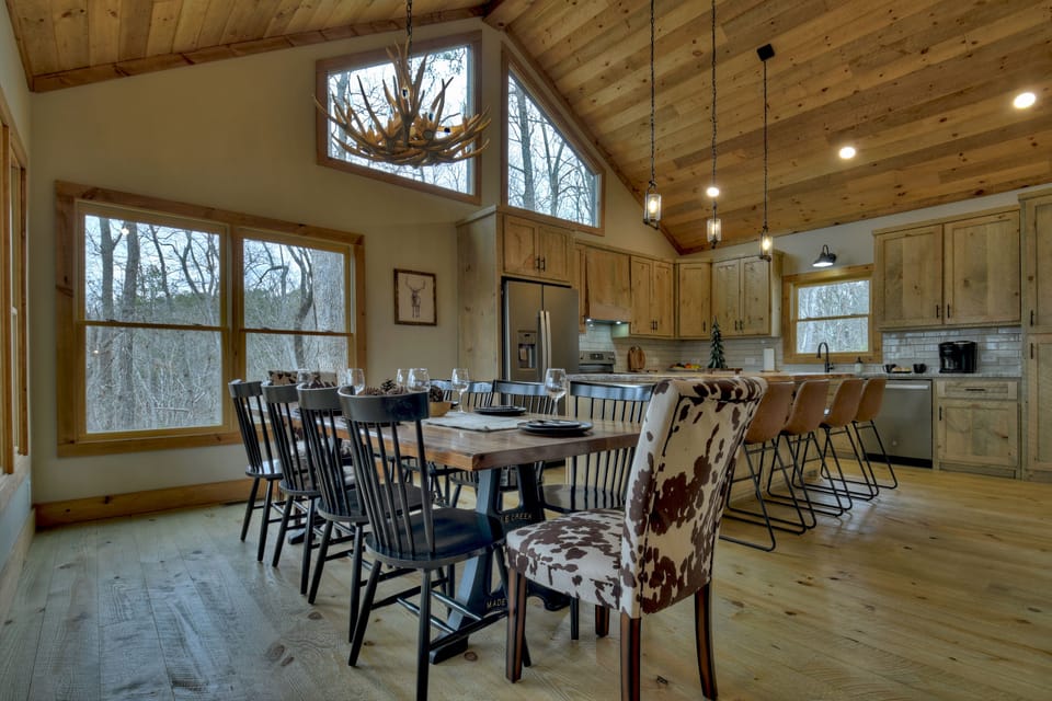 Big open area for cooking and eating