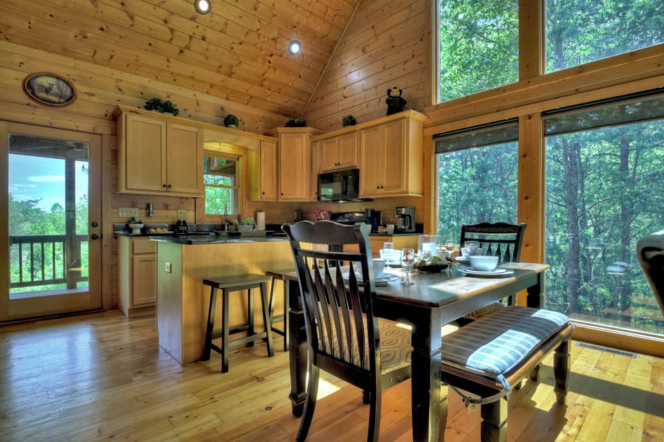 Big open floor plan at this pet-friendly cabin rental in Ellijay