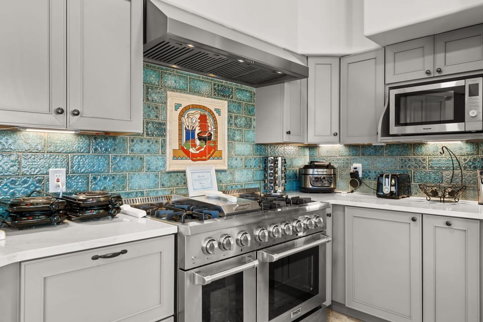 Gourmet kitchen