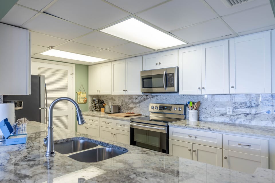 Fully stocked kitchen