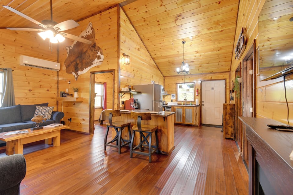 House (2 Bedrooms) | Interior