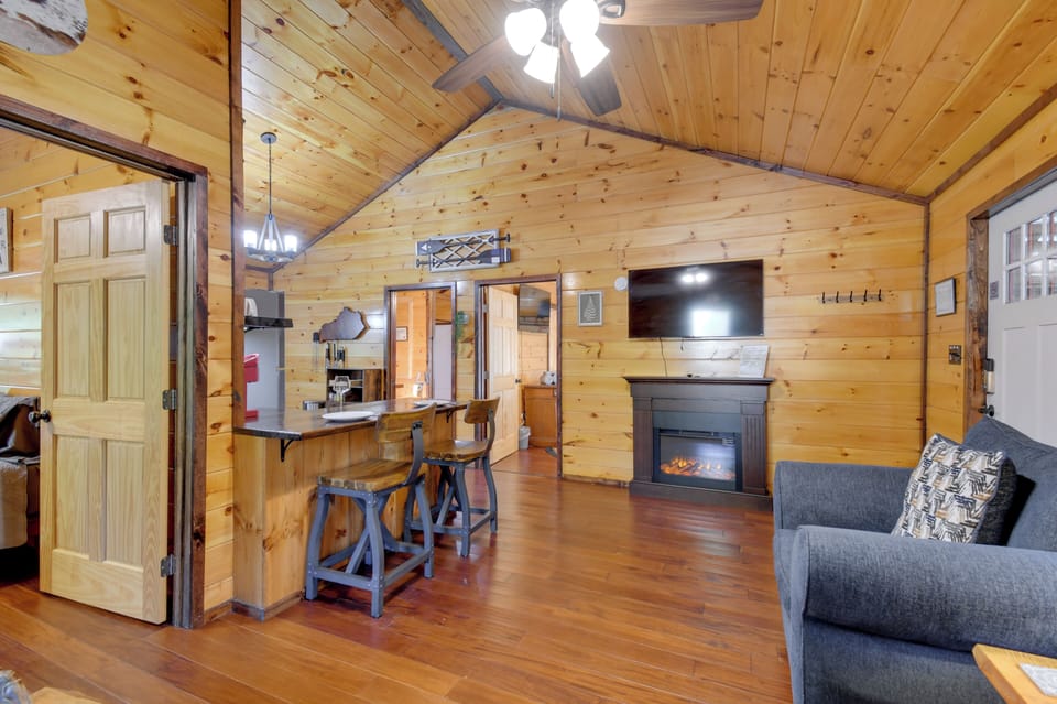 House (2 Bedrooms) | Interior