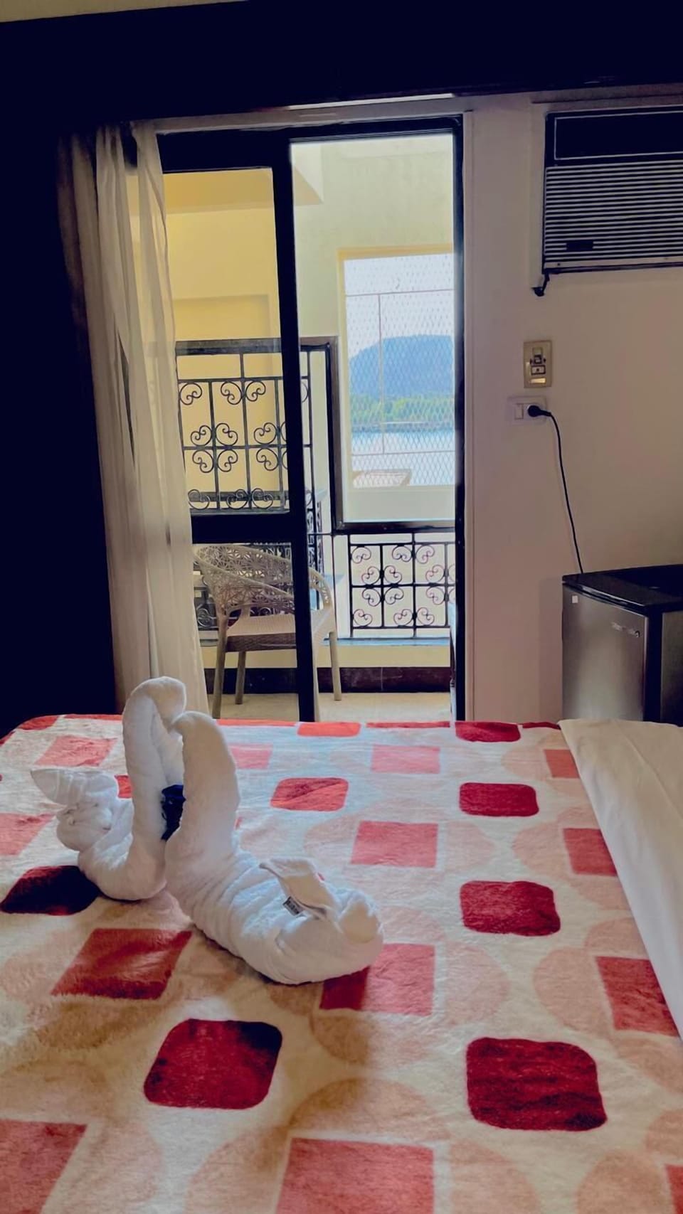 Basic Single Room, 1 Queen Bed | Free WiFi