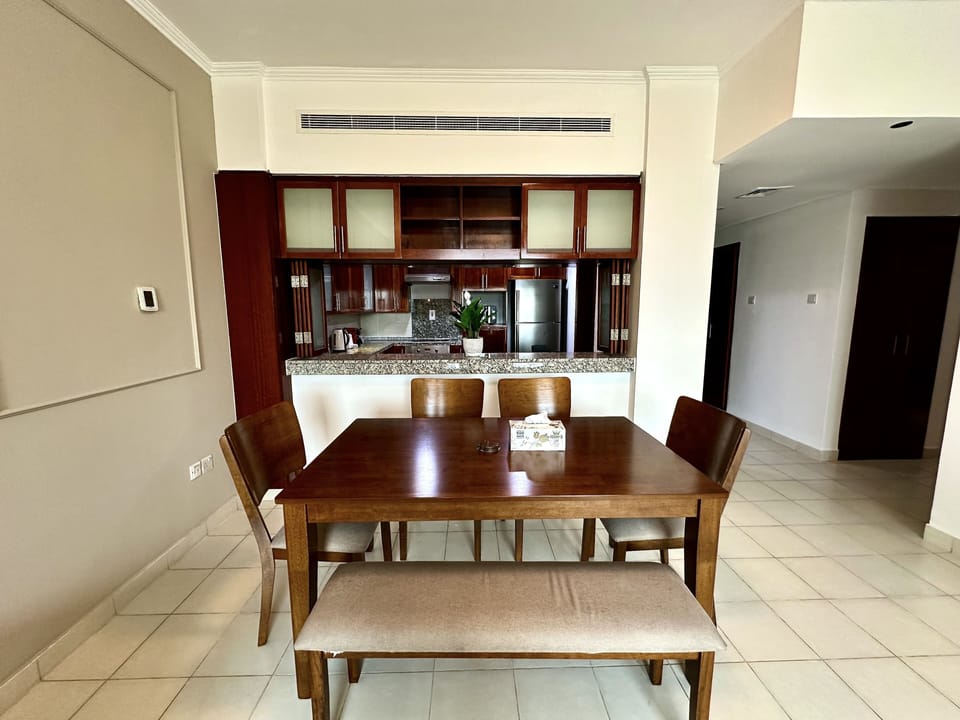 Panoramic Apartment | In-room dining