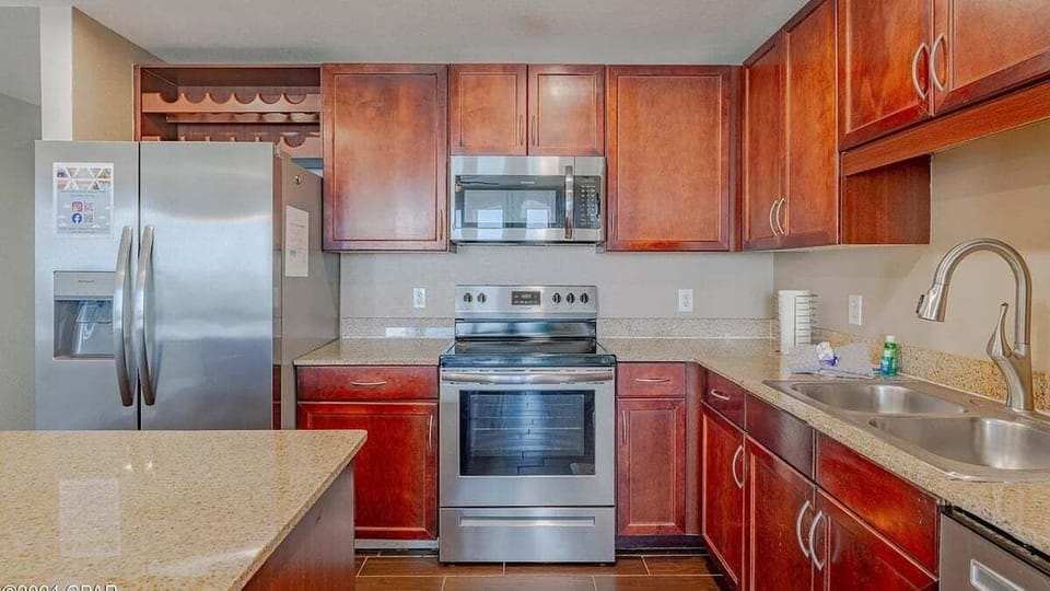 Fully applianced kitchen