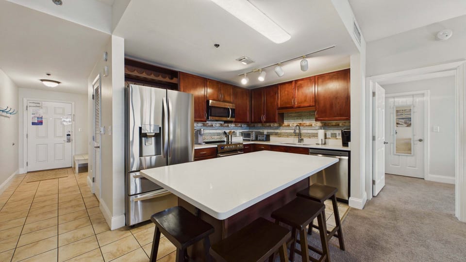 Kitchen island with breakfast bar