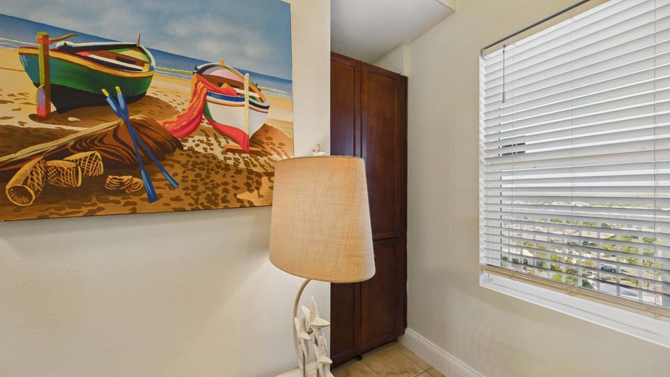 Guest space with futon bed (sleeps 1)