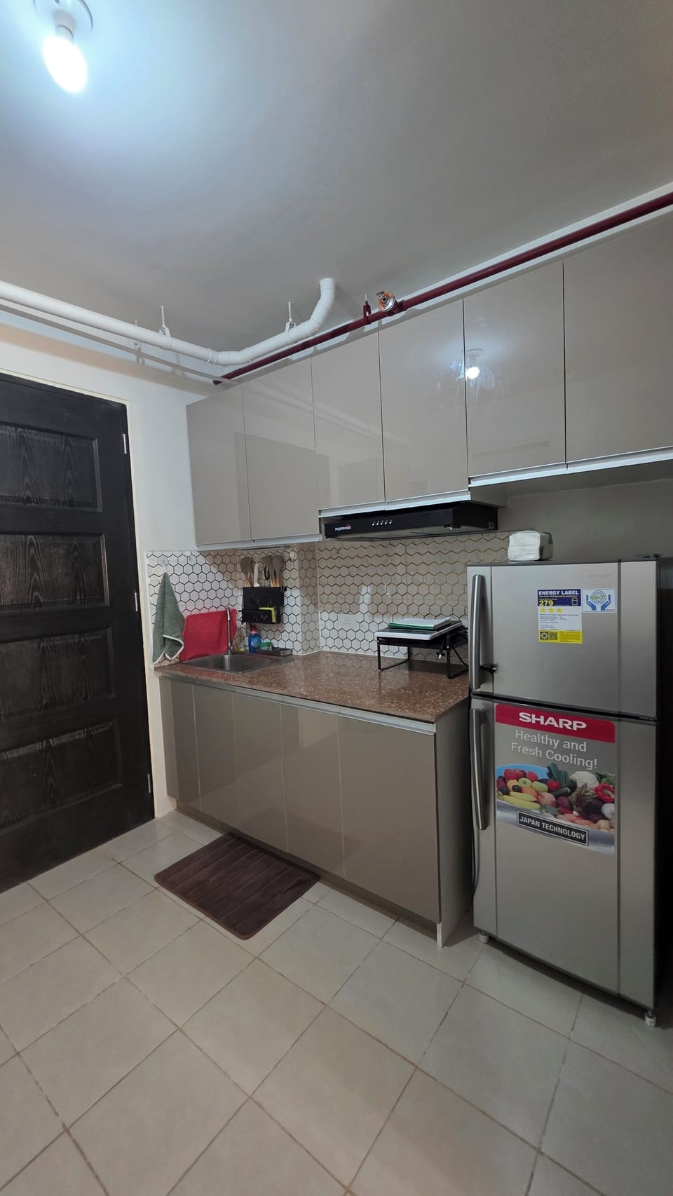 Full-size fridge, rice cooker, cookware/dishes/utensils