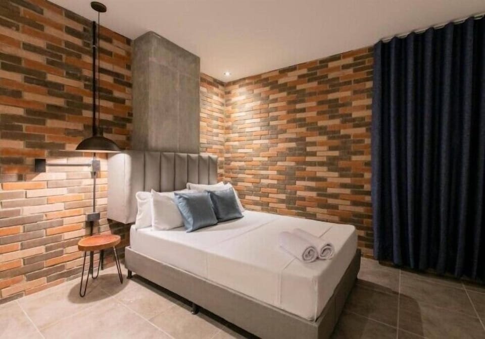 Basic Double Room | Desk, laptop workspace, WiFi (free), bed sheets