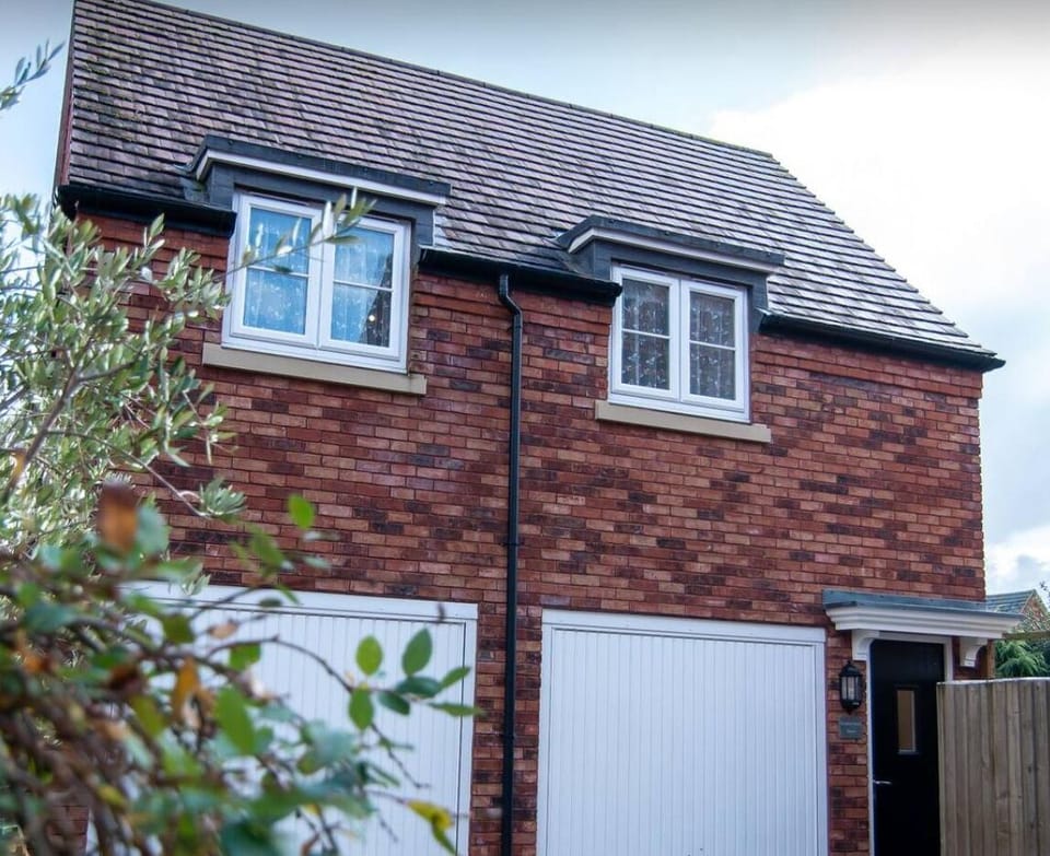 Meadow Wood Mews apartment with private entrance