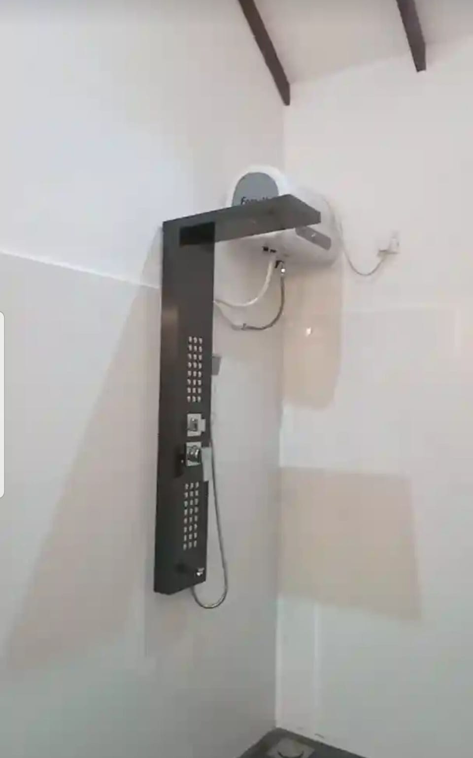 Room | Bathroom | Free toiletries, hair dryer, slippers