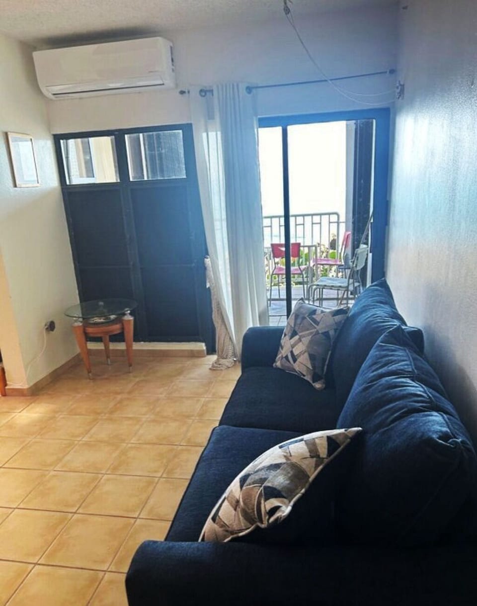 Plenty of seating in the living room to relax, plus a queen size sofa sleeper