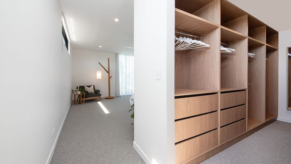 Upstairs Master bedroom walk in robe