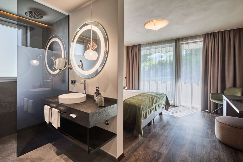 Superior Double Room | In-room safe, desk, blackout drapes, soundproofing