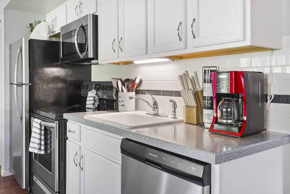 A well-equipped kitchen with everything you need for easy cooking and relaxed dining during your stay.