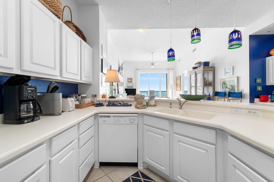 Condo, Multiple Beds (Spanish Key 703) | Private kitchen | Oven, toaster, paper towels