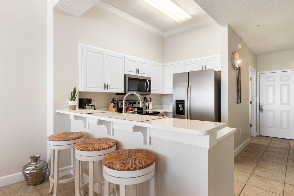 Condo, Multiple Beds (Windemere 502) | Private kitchen | Oven, toaster, paper towels