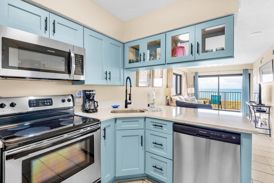 Apartment, Multiple Beds (Sundunes 111) | Private kitchen | Oven, toaster, paper towels