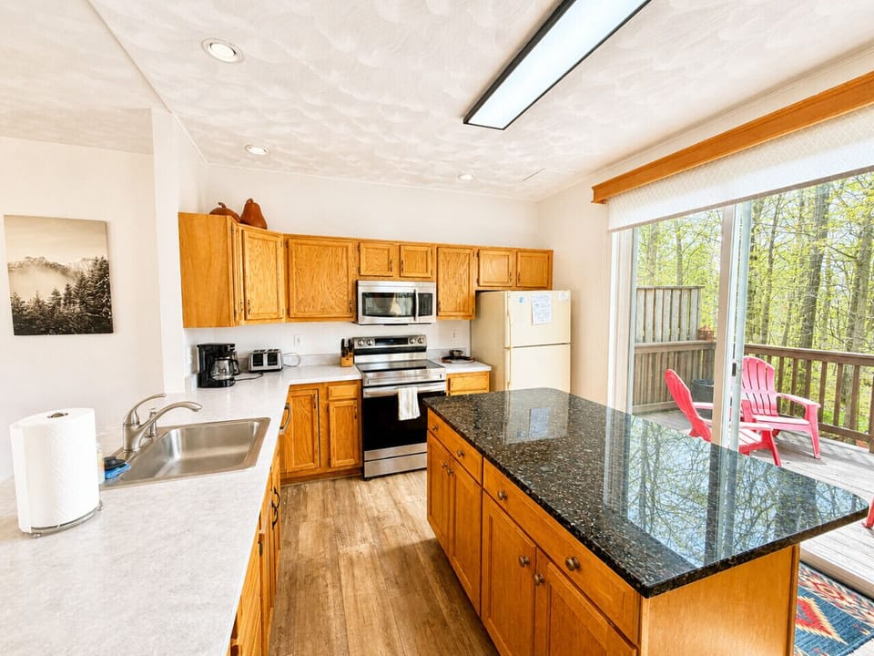 Fully stocked kitchen to prepare your favorite meals