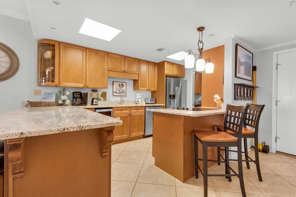 Apartment, Multiple Beds (Navarre Towers 104) | Private kitchen | Oven, toaster, paper towels