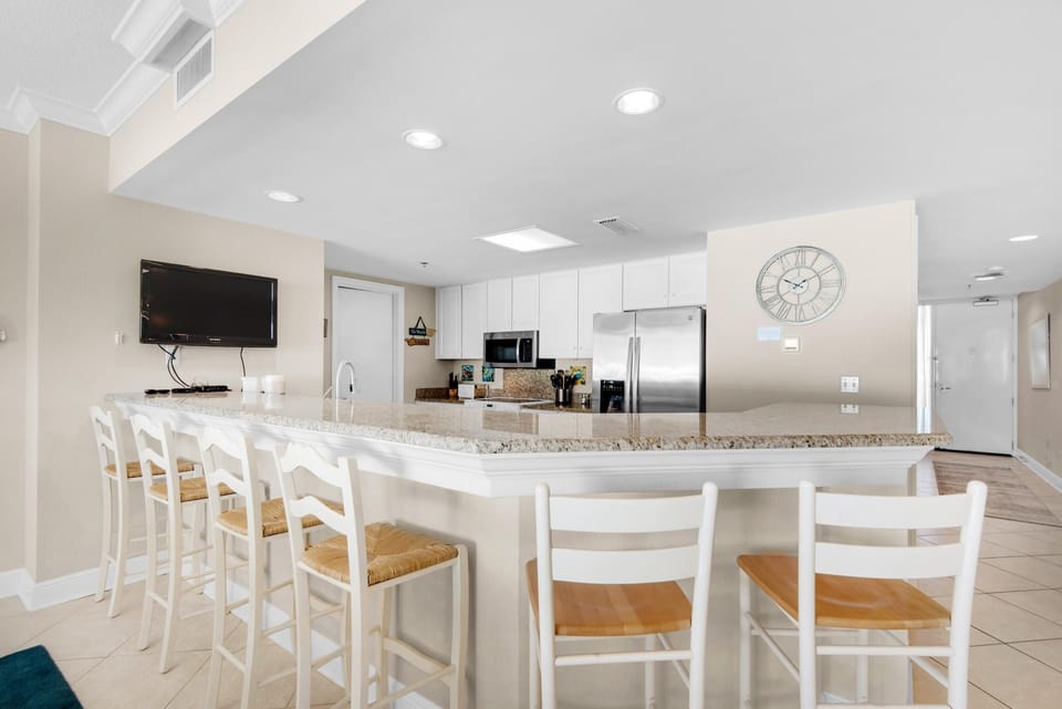 Apartment, Multiple Beds (Belle Mer 1102) | Private kitchen | Oven, toaster, paper towels
