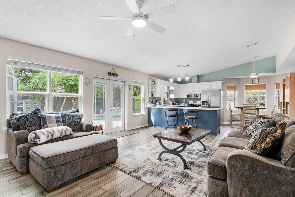 House, Multiple Beds (Village Oasis) | Living area