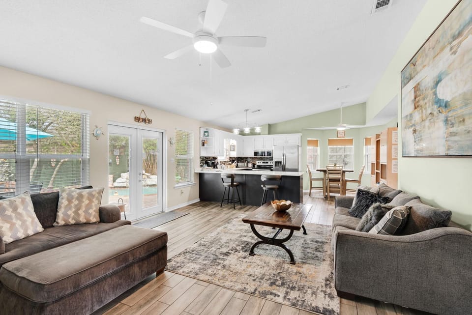 House, Multiple Beds (Village Oasis) | Living area