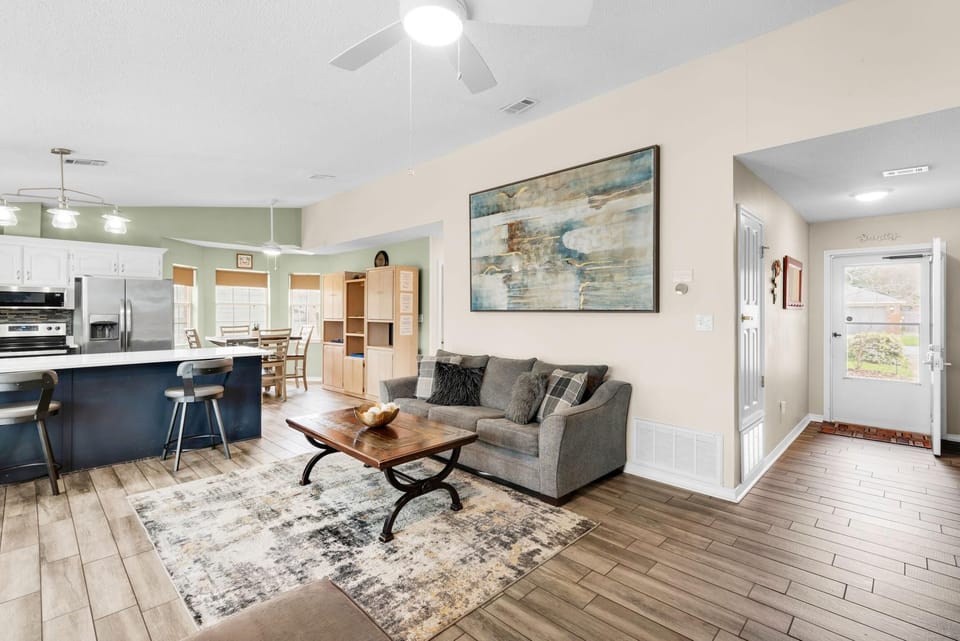 House, Multiple Beds (Village Oasis) | Living area