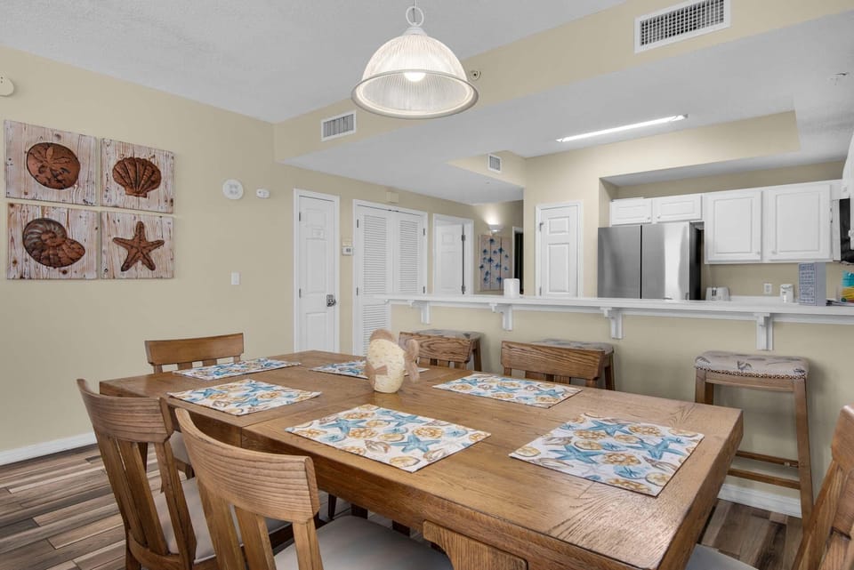 Condo, Multiple Beds (Summerwind Center 1301) | Dining