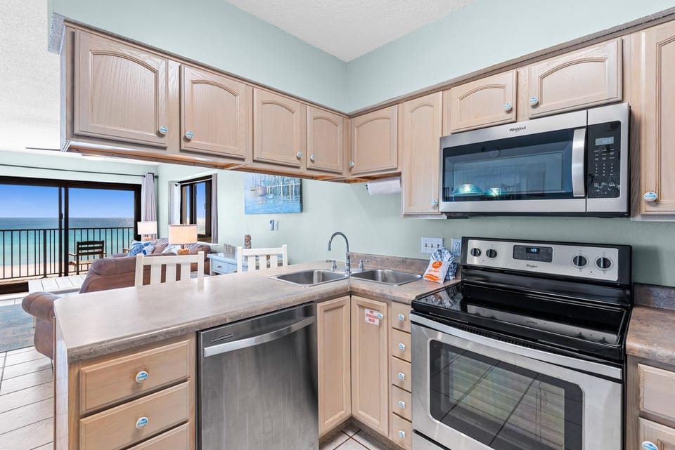 Condo, Multiple Beds (Sundunes 134) | Private kitchen | Oven, toaster, paper towels