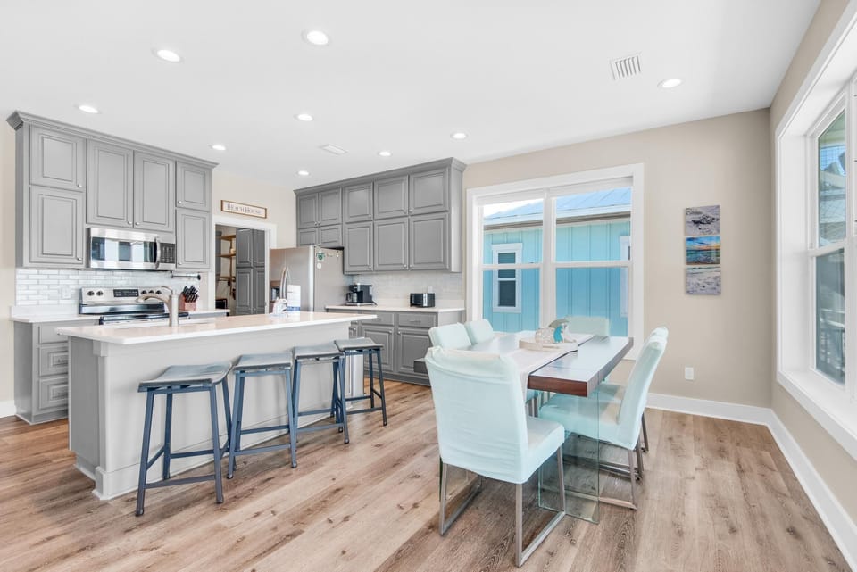 House, Multiple Beds (Para-Dise Upper) | Private kitchen | Oven, toaster, paper towels