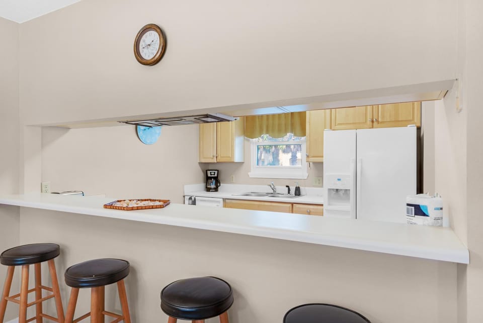 Condo, Multiple Beds (Sugar Beach F-27) | Private kitchen | Oven, toaster, paper towels