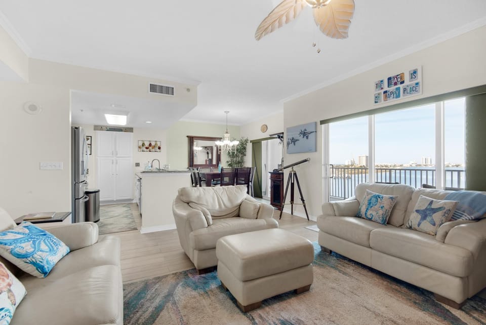 Condo, 2 Queen Beds (South Harbour 4E) | Living area | TV