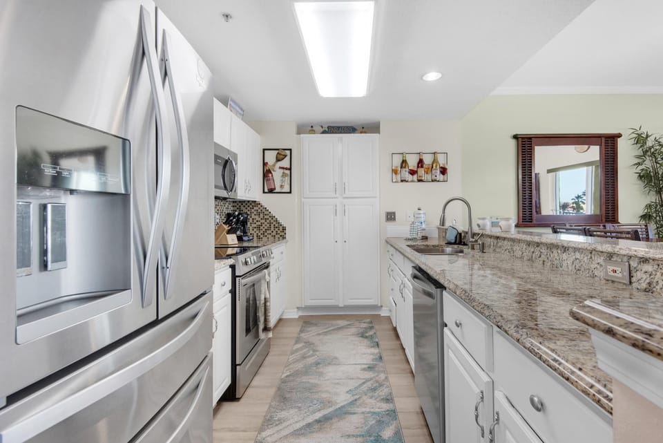 Condo, 2 Queen Beds (South Harbour 4E) | Private kitchen | Oven, toaster, paper towels