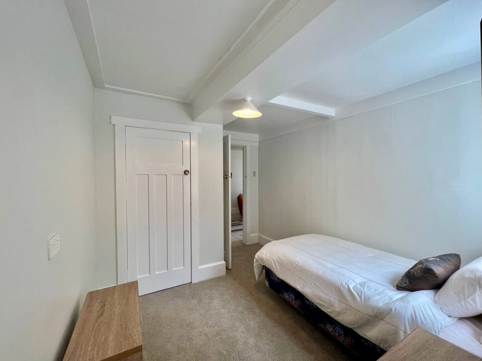 Bedroom 2 - Single Bed