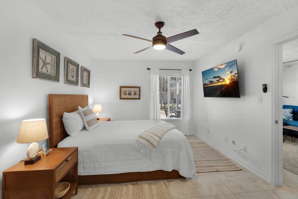 Sand Dollar W-103 Apartment in Pensacola Beach