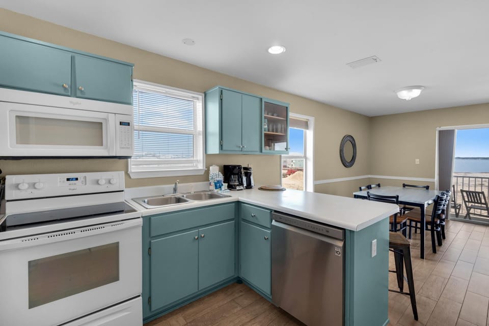 Condo, Multiple Beds (Sunset Harbor Villas 431) | Private kitchen | Oven, toaster, paper towels