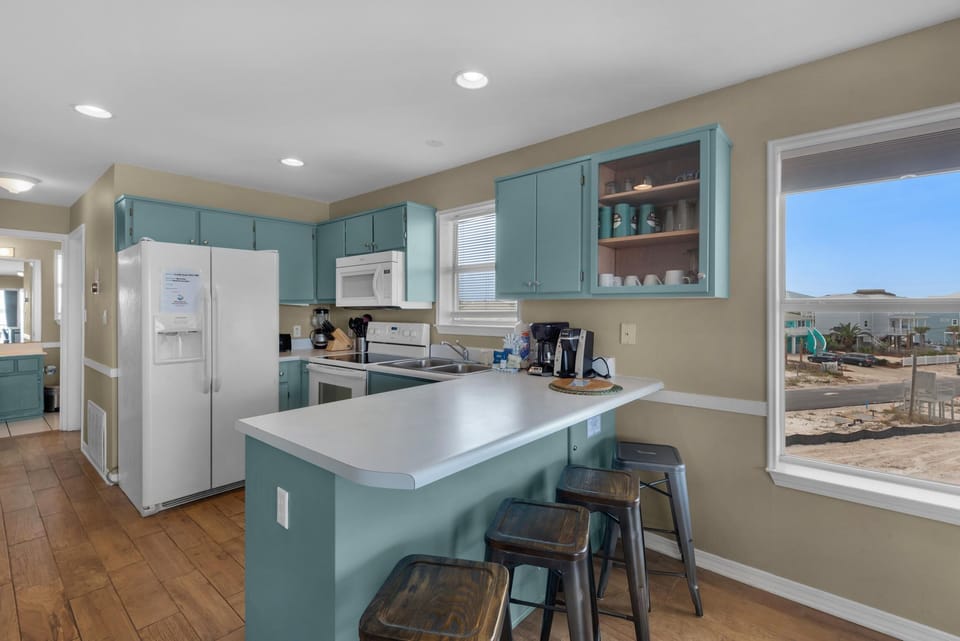 Condo, Multiple Beds (Sunset Harbor Villas 431) | Private kitchen | Oven, toaster, paper towels
