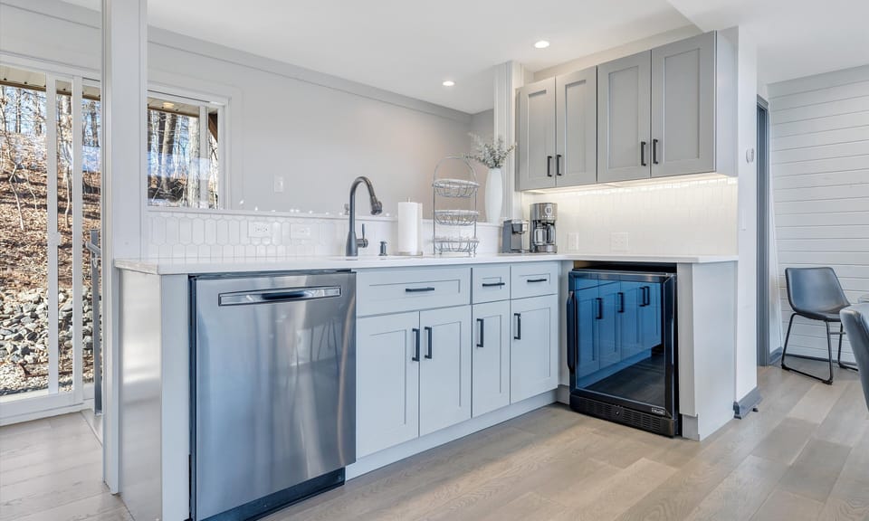 All our rental homes feature fully stocked kitchens and dining tables.   Cookware and dining ware in abundance.
