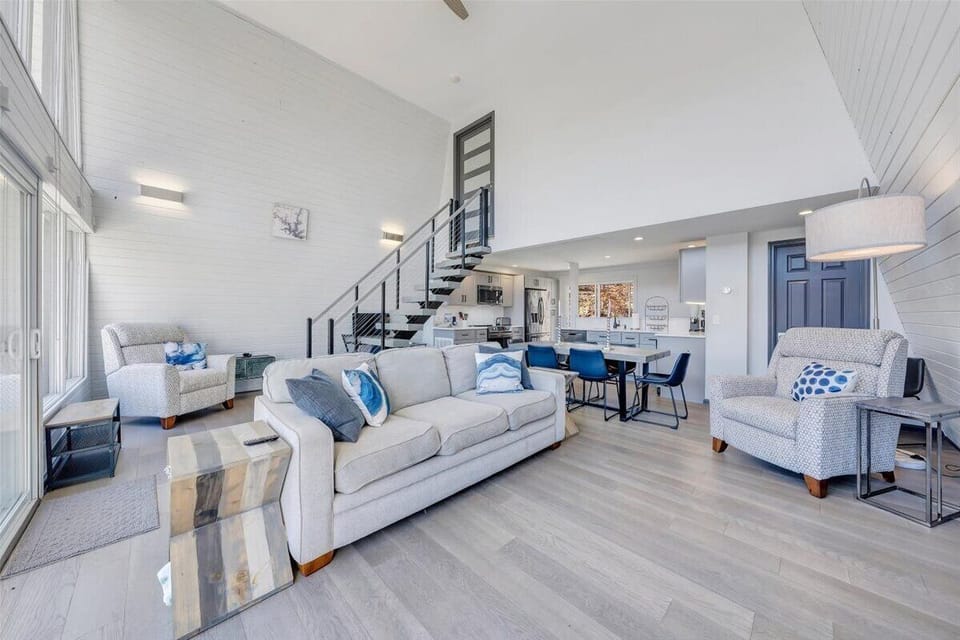 Main level living area